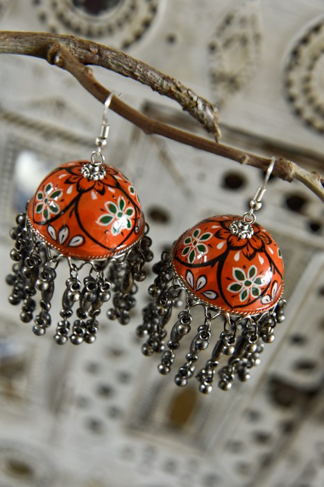 handbeschilderde oorbellen