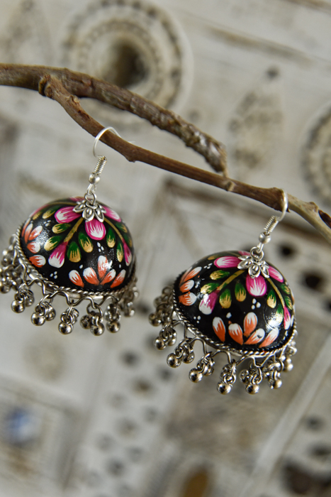 handbeschilderde oorbellen