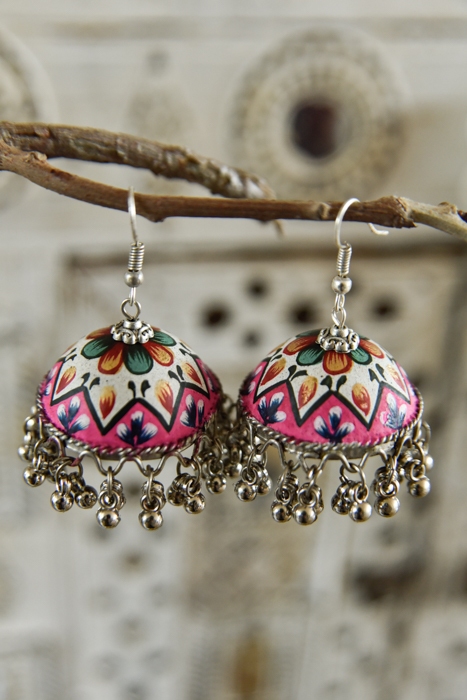 handbeschilderde oorbellen