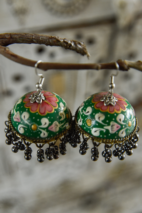 handbeschilderde oorbellen