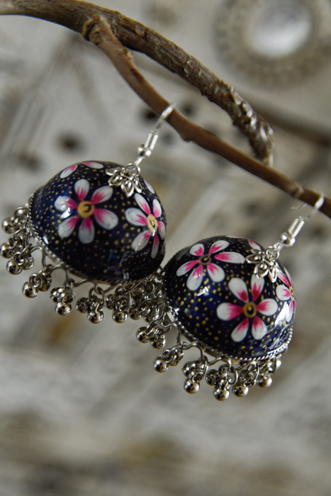 handbeschilderde oorbellen