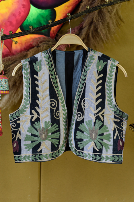 _DSC8075 Suzani gilet