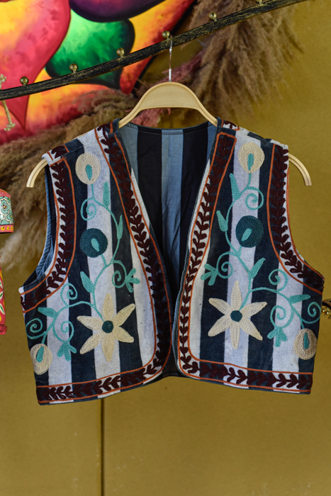 _DSC8099 Suzani gilet