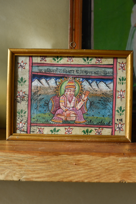 _DSC8228 Vintage schilderijtje Indian priest