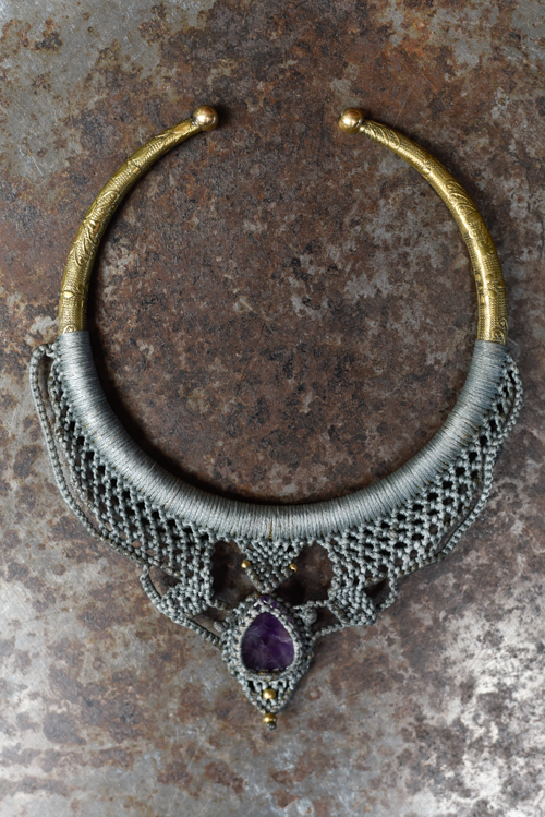 Macramé choker