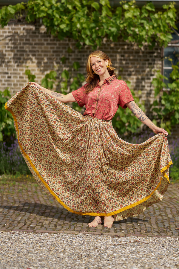 Hindi&Bindi33271 Gypsy rok
