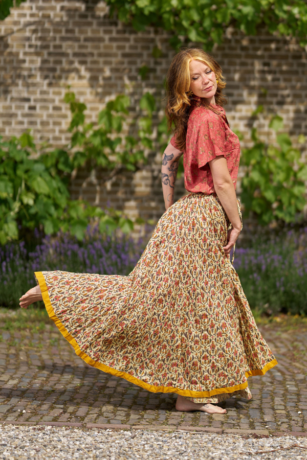 Hindi&Bindi33471 Gypsy rok
