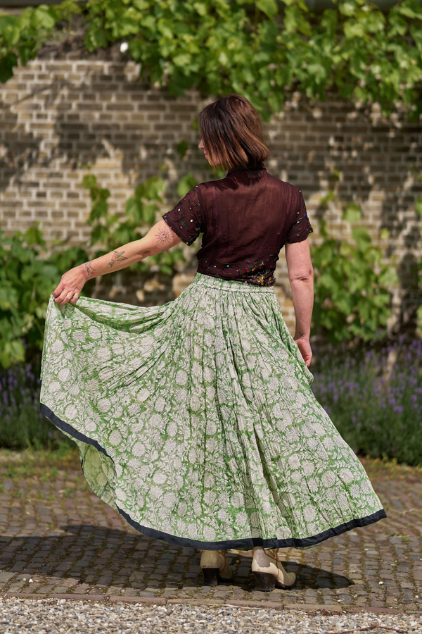 Hindi&Bindi3478 Gypsy rok
