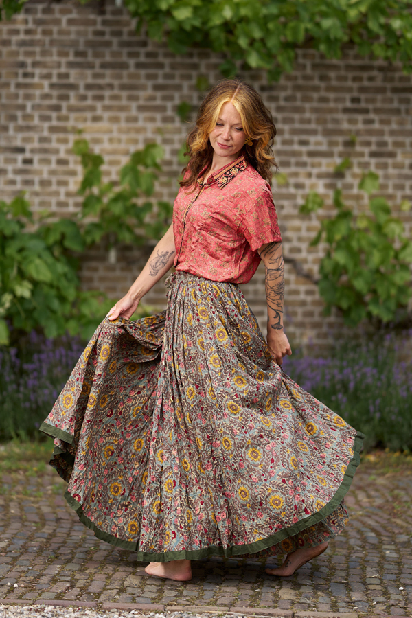 Hindi&Bindi3508 Gypsy rok